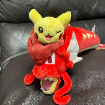 [ 새상품 ] 봉제 인형 빨간색 갸라도스와 피카츄 포켓몬 센터 히로시마R