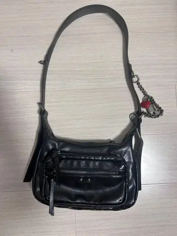 ZARA 키링 블랙 가죽 숄더백