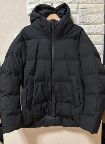 유니클로 UNIQLO 심리스 다운 후드티 블랙 XL 사이즈