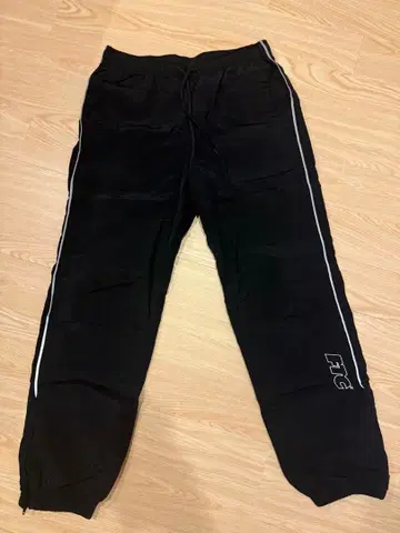 FTC 트랙 팬츠 사이드 스트라이프