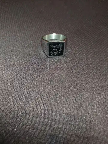 실버 스퀘어형 블랙 조각 반지