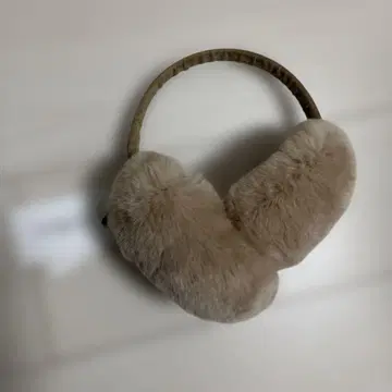 베이지 퍼 귀도리