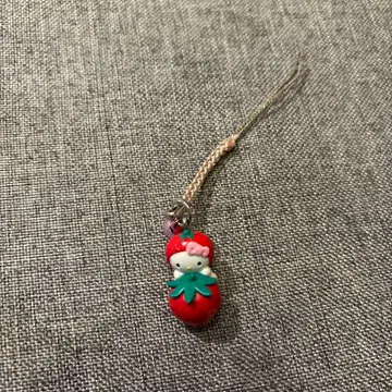 지역 한정 헬로키티 스트랩 레어 딸기 도치기