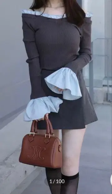 머큐리 듀오 이소재 프릴 오프숄더 립 니트