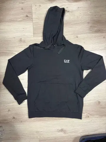 EA7 블랙 후드티 후드 부착