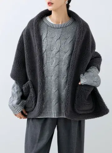 [ HAUNT ] 숏 보아 스톨 다크 그레이 택 포함 미사용 새상품