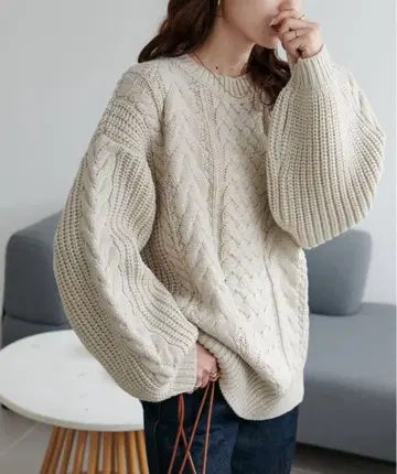 DISCOAT 케이블 루즈 니트 아이보리