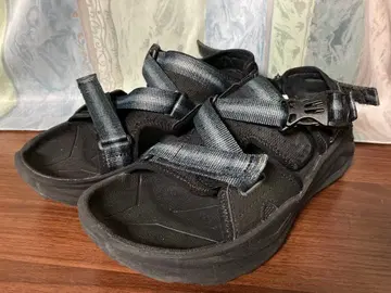 호카오네오네 샌들 27