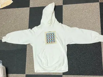 화이트 프린트 후드티