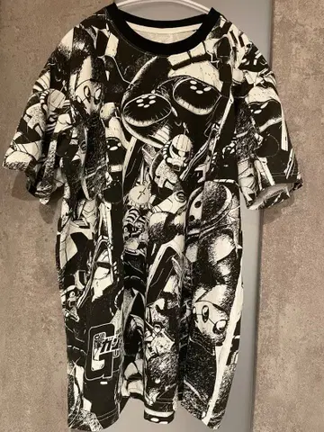 건담 흑백 XL 사이즈 T셔츠