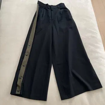 빔즈 beams 사이드 버튼 블랙 와이드 팬츠