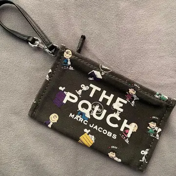 MARC JACOBS THE POUCH 블랙