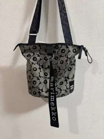 마리메꼬 우니꼬 숄더백