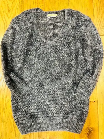 새상품급 모헤어 투모로우랜드 계열 데프레 니트 스웨터 그레이 M 사이즈