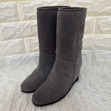 [ 새상품급 ] 아르테미스 바이 다이애나 스웨이드 부츠 그레이 무스탕