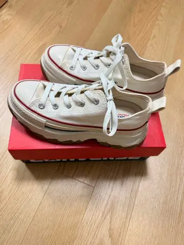 CONVERSE 통굽 화이트 스니커즈