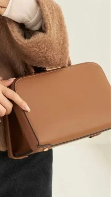 Plage PUNTI. 별주 PORTRAIT HAND 백