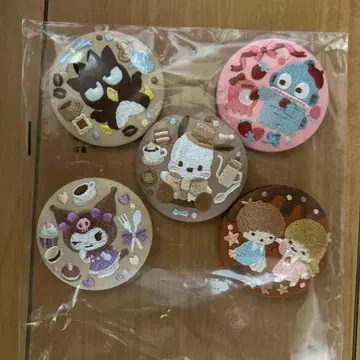 산리오 캔뱃지 묶음 판매