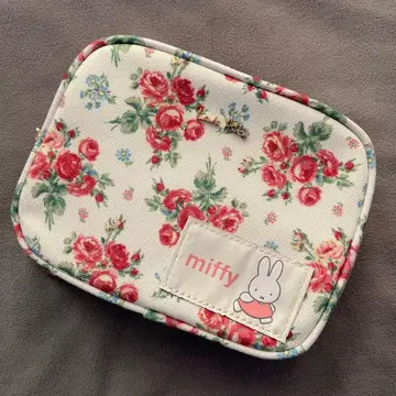 Laura Ashley miffy 플라워 파우치