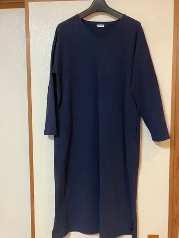 오르치발 네이비 V넥 원피스 7부 소매 RC9188