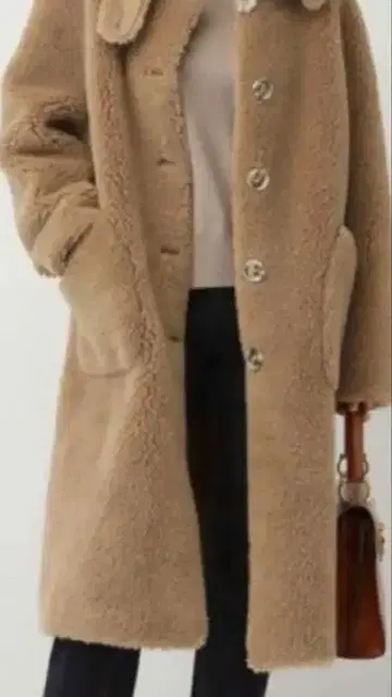 새상품 캘런솔로지 보아 코트