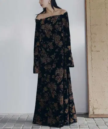 AMERI FLOWER PRINT VELOUR DRESS 블랙