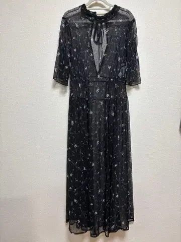 블랙 꽃무늬 시스루 원피스