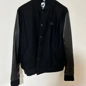 와타나베 마호트 리베르타스 바시티 자켓