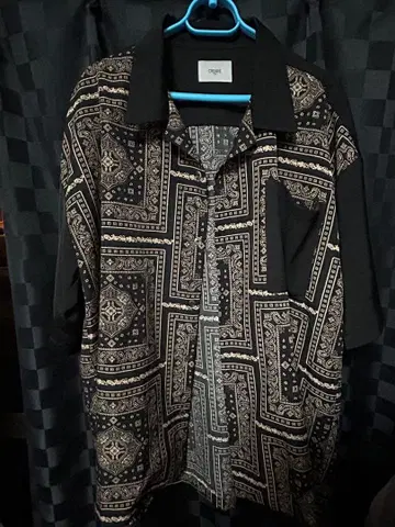 반다나 패턴 오버 사이즈 오픈 카라 셔츠