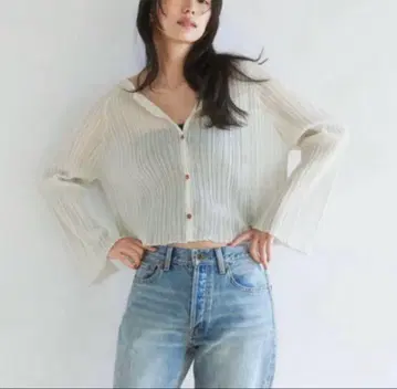 시루무린 Light 시어 랜덤 RIB 숏 가디건 글리터 베이지