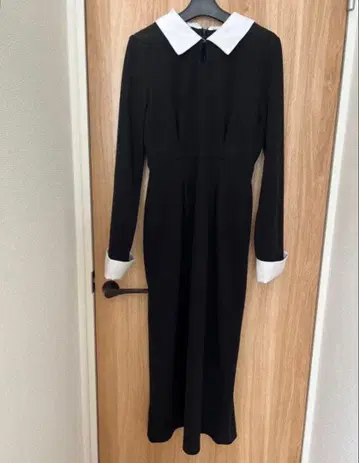 JUNOAH 카라 부착 코듀로이 원피스 블랙 긴팔 새상품급