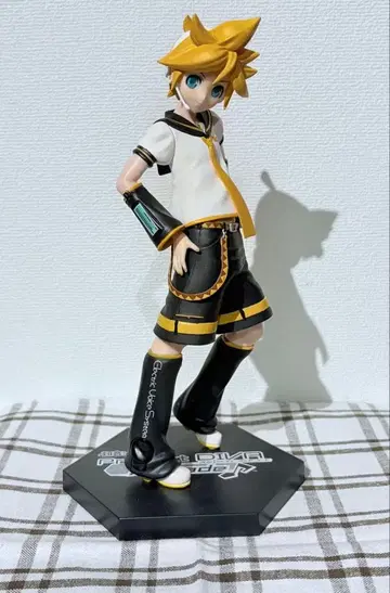 Project DIVA Arcade 프리미엄 피규어 카가미네 렌