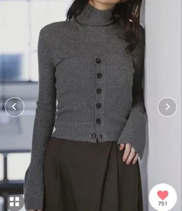 TENTO 뷔스티에 포함 플레어 커프스 리브 터틀 니트