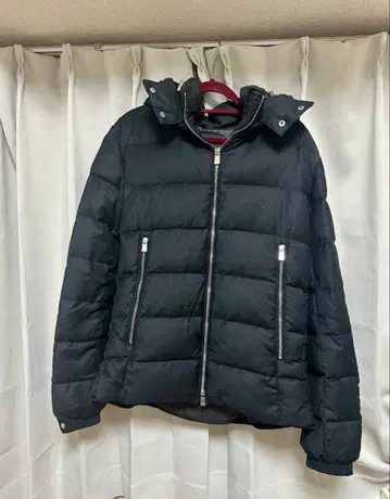 타트라스 후드 부착 블랙 다운 자켓