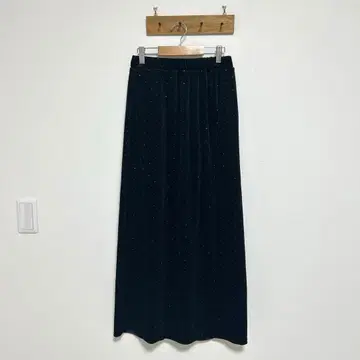 프릭스스토어/라메 도트 벨로아 스커트