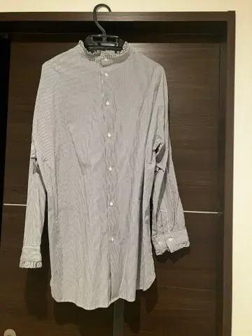 스트라이프 프릴 긴팔 셔츠