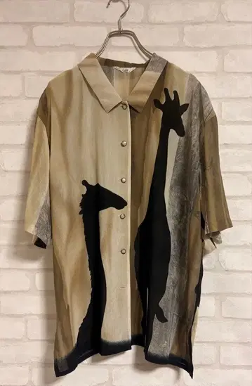 inclube 기린 실루엣 반팔 셔츠 여성용 블라우스