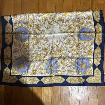 꽃무늬 대형 스카프 파랑과 금