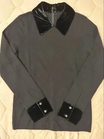 [ 미사용 새상품 ] CLANE 블랙 긴팔 니트 벨로아 옷깃