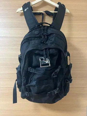 새상품급 NEW ERA 뉴에라 커리어 팩 35L 캡 클립 포함