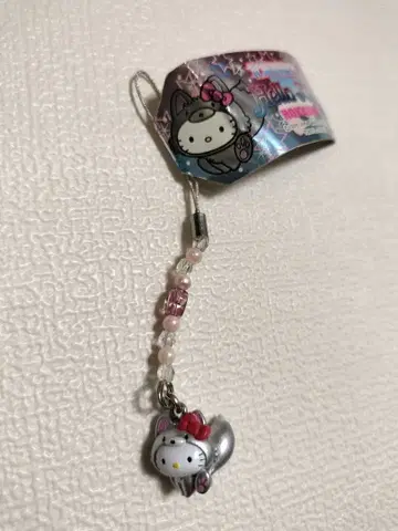 홋카이도 헬로키티 스트랩 실버 북극여우