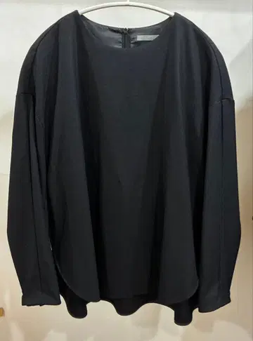 띠어리 럭스 NEW SAXSONY 블랙