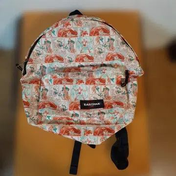 새상품급 EASTPAK 아메리칸 코믹스 패턴 백팩