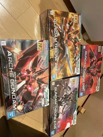 HG 아르케 건담, 건담 슬론 드라이, 아인, 츠바이