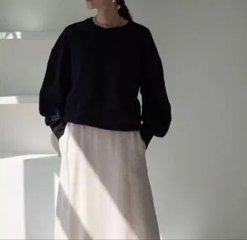 na.e 나에 볼륨 슬리브 풀오버 블랙