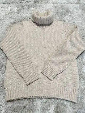 SLOANE 지롱 라무 x 캐시미어 터틀넥 베이지 사이즈 1