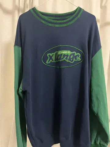 Xlurge 자수 로고 긴팔 트레이닝복 상품명 레트로 크루넥 맨투맨