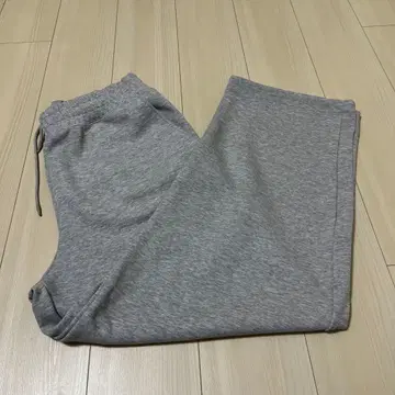 [ 미사용 ] L 사이즈: 유니클로 C 맨투맨 와이드 팬츠