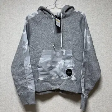 새상품 언더아머 후드티 그레이 카모플라쥬 여성용 맨투맨 헬스장