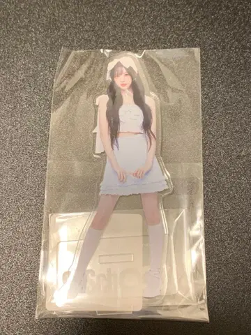 tripleS 채원 아크릴 스탠드